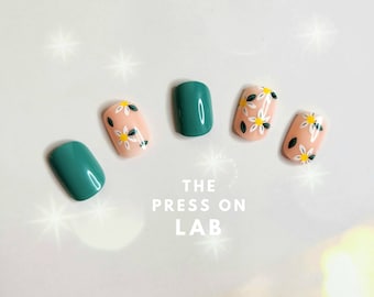 24pcs Green Floral Press On Nails: Short Square Summer Nails