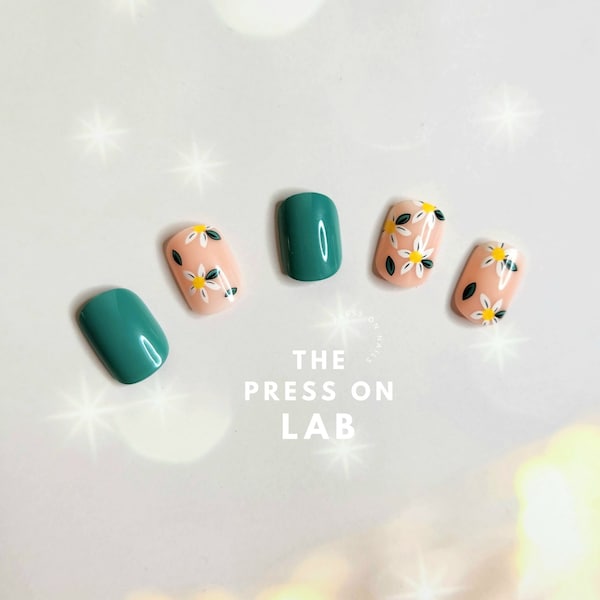 24 pcs Short Square Green Flower Press On Nails, Green Floral Press On Nails, Summer Nails, Spring Nails, Glue On Nail, Gift for her