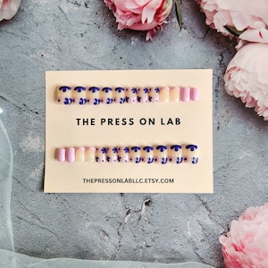 Floral Press On Nails: 24pc Short Square Lavender Purple