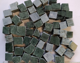 Verde Guatemala 1 cm x 1 cm: Grüne Marmormosaikfliesen. 200 g. Handgeschnitten, hergestellt in Italien.