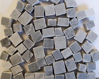 Bardiglio Grigio 1 cm x 1 cm x 1 cm: Marmormosaikfliesen. 200 g. Handgeschnitten, hergestellt in Italien.
