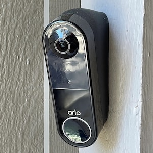 Arlo Essential Wireless Video Doorbell Angled Mount