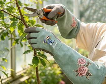 Personalized Garden Arm Saver Gloves,Garden gloves,Long Sleeve Gardening Gloves,Gardeners Gift, Mother’s Day Gift,Gift for her,ChristmasGift