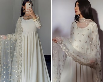 Robe blanche pour femme, robe premium, robe de soirée, robe de douche nuptiale, robe de soirée, cadeau pour elle, costume anarkali, costume pendjabi, costume pakistanais