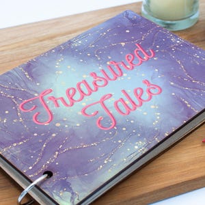 Treasured Tales: Memory Album with Wooden Cover and Full Colour Front Design (scrap-ha23-treastalerg)