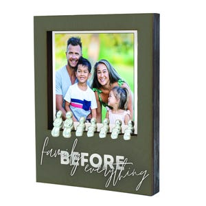 Family Love Wooden Photo Holder with Tin Figure Accents (inpolo-ds23-fameverythingrg)