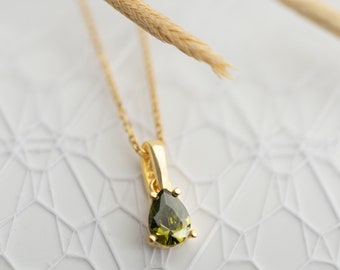 Emerald Necklace, Gold Gemstone Pendant, Silver Necklace Birthday Gift Everyday Necklace, Dainty Necklace, Layered Necklace Gifts for Sister