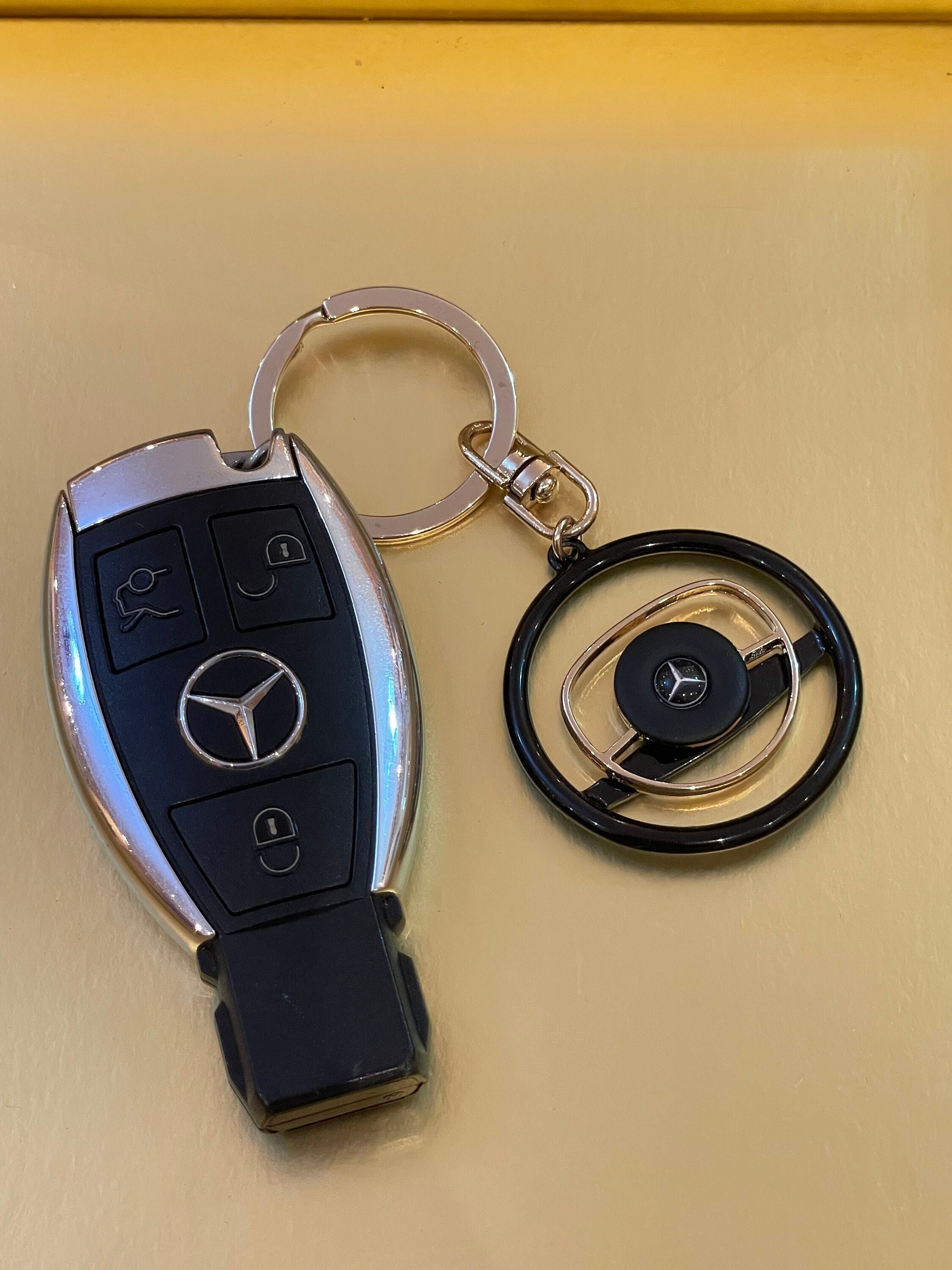 Schlüsselanhänger, Mercedes-Benz, Upcycling, schwarz