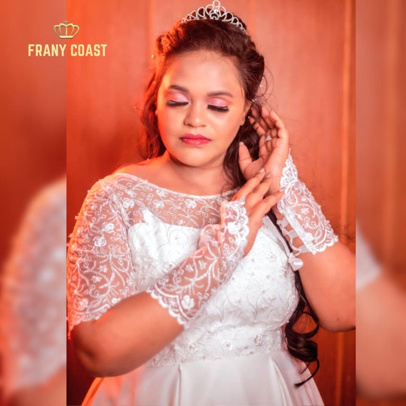 Bridal gown deals jewellery