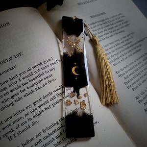 Gothic Lesezeichen aus Resin mit Mond oder Schlange handgefertigt, schwarz-gold Mond
