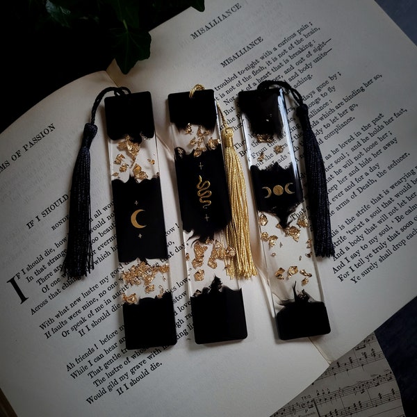 Gothic Lesezeichen aus Resin mit Mond oder Schlange | handgefertigt, schwarz-gold