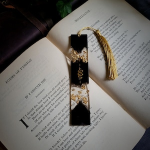 Gothic Lesezeichen aus Resin mit Mond oder Schlange handgefertigt, schwarz-gold Schlange