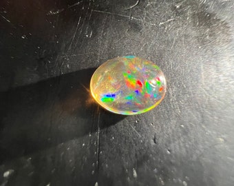 Cabochon in opale di fuoco, Messico