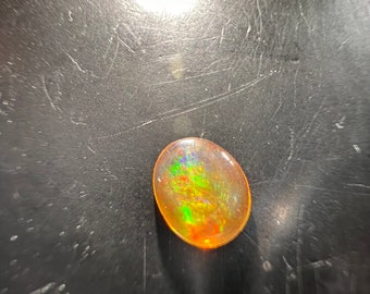 Opale de feu cabochon, Mexique