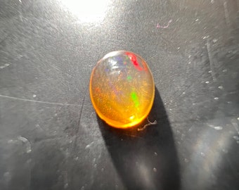 Opale de feu cabochon, Mexique