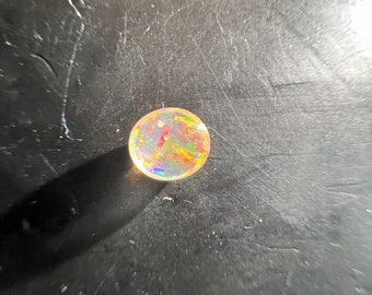 Opale de feu cabochon, Mexique