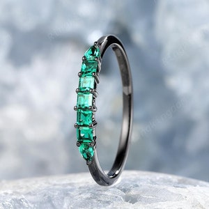 Dainty Gothic Square Emerald Wedding Band Vintage May Birthstone Engagement Band Rhodium Black Gold Pear Emerald Witchy Anniversary Gift