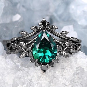 Gothic Pear Emerald and Black Diamond Bridal Set 14K Black Gold Witchy Engagement Ring Set Nature Inspired Twig Leaf Wedding Ring for Women