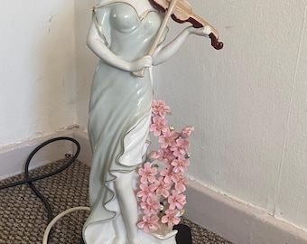 Elegante coleção de cordeiros para mesa de centro