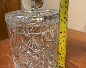 ボヘミアン風ヴィンテージ/アンティーク調のブリリアントカットクリスタル製樽型クッキージャーまたはビスケットジャー