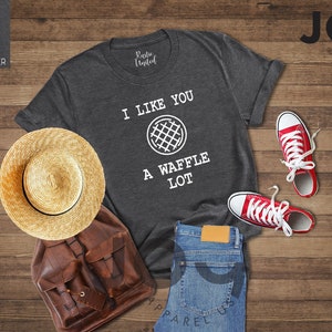 Funny Waffle Shirt, Foodie Tee, Weekend Shirt, Waffle Gift for Best Friend, Cute Brunch Tee,Baking Shirt,Waffle Maker Gift,Waffle Lover Gift imagen 2