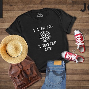 Funny Waffle Shirt, Foodie Tee, Weekend Shirt, Waffle Gift for Best Friend, Cute Brunch Tee,Baking Shirt,Waffle Maker Gift,Waffle Lover Gift imagen 3