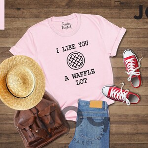 Funny Waffle Shirt, Foodie Tee, Weekend Shirt, Waffle Gift for Best Friend, Cute Brunch Tee,Baking Shirt,Waffle Maker Gift,Waffle Lover Gift imagen 7
