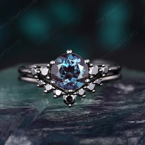 Vintage Round Cut Alexandrite and Black Diamond Engagement Ring, Rhodium Black Wedding Ring Set, Gothic Bridal Set, Black Gold Promise Ring