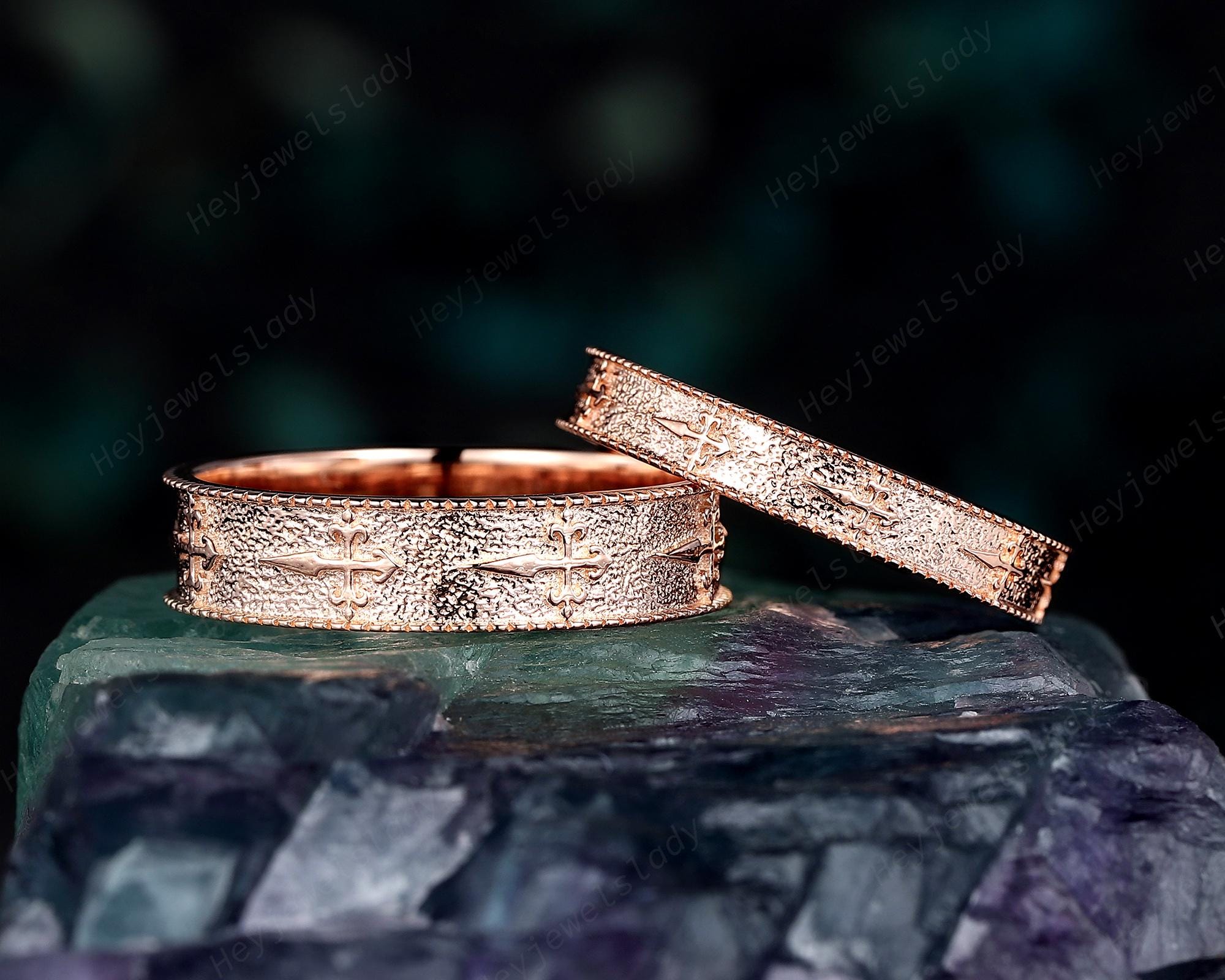 アクセサリー ROSE RING / Pair/Free His and Hers St. James Cross Couple Ring Set, Full Eternity
