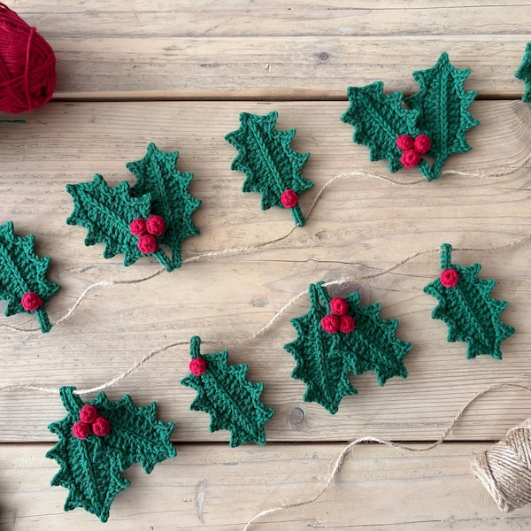 CROCHET PATTERN - Holly Leaves and Berry Garland (written in ENGLISH - pdf instant download)