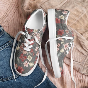 Women&#39;s Lace-Up Floral Canvas Sneakers: Stylish, Comfortable & Breathable Shoes for a Fashionable Wardrobe