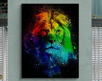 Puede incluir: Una pintura abstracta colorida de la cabeza de un león con una melena arcoíris sobre un fondo negro.