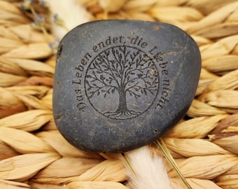 Piedra conmemorativa «La vida se acaba, el amor no». Tamaño 60-90 mm #NUEVO - Se puede reproducir su propia escritura - NUEVO#