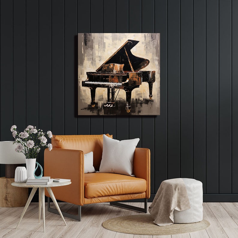 Op de afbeelding: Een schilderij van een vleugelpiano met de deksel open, tegen een gedempte achtergrond van beige en grijs. De piano is geschilderd in tinten van bruin en zwart, met een vleugje goud op de toetsen.