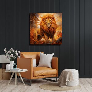 Puede incluir: Una pintura de un majestuoso le&oacute;n con una melena dorada de pie en un paisaje de fuego. Los ojos del le&oacute;n est&aacute;n fijos en el espectador, y su expresi&oacute;n es a la vez poderosa y serena.