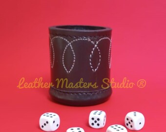 Hloyacc Dice Cup Leather Set with Lid, Felt-Lined PU Leather Quiet Shaker for