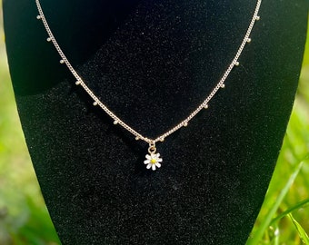 daisy necklace