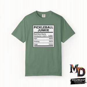 Pickleball Junkie, Pickleball Shirt, Pickleball Fan inspiriertes Unisex Grafik-T-Shirt - Perfekt für Geburtstage, Geschenke, Weihnachten!