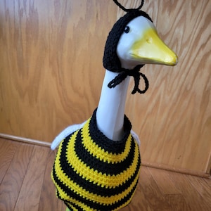 Bumblebee Porch Goose Outfit