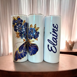 Klant Butterfly Flower Tumbler, gepersonaliseerde Butterfly Tumbler voor haar, Tumbler voor moeder, Butterfly Travel Mug, Butterfly Flower Cup