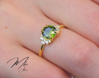 Peridot Engagement Ring I Unique Round Cut Green Ring I 14K Gold Statement Ring I Green Raw Stone Ring I Ring For Women I Mothers Day Gift