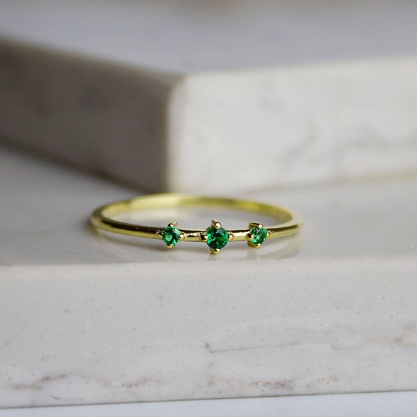 Gold Emerald Stackable Ring, 3 Stone Dainty Emerald Ring, May Birthstone Ring, Minimalist Emerald Ring, Gift For Her, Mothers Day Gift