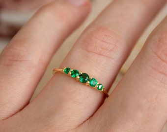 14k Gold Statement Emerald Ring, Round Cut Emerald Ring, 5 Stone Emerald Ring, Minimalist Emerald Ring, Gift For Her, Mothers Day Gift