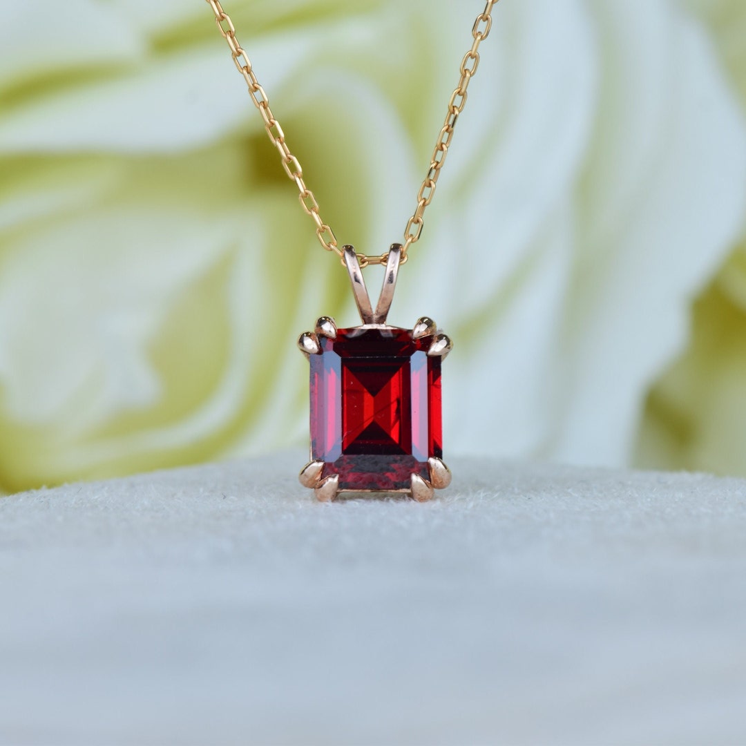 Rose Necklace Garnet