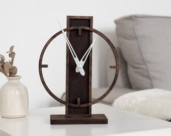 Minimalistische Uhr Holz, moderne Tischuhr, Holz Tischuhr, Tischuhr, Geometrische Uhr, Schreibtischuhr Unikat, Tischuhr Dekor