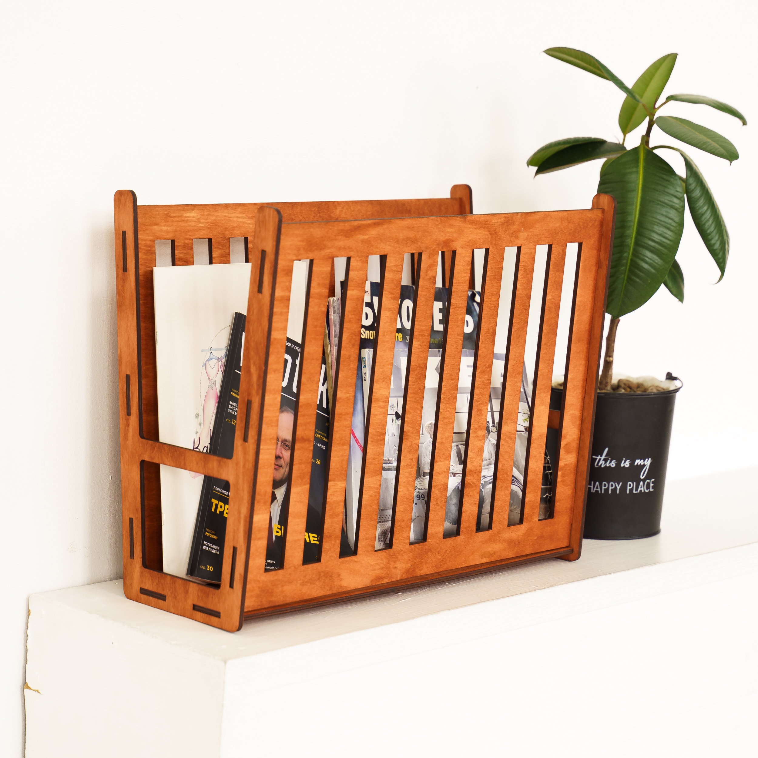 White magazine 2024 rack table
