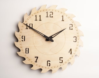 Lame de scie circulaire horloge, horloge murale moderne en bois, horloge murale en bois avec chiffres, horloge murale moderne, horloge murale ronde, horloge avec chiffres