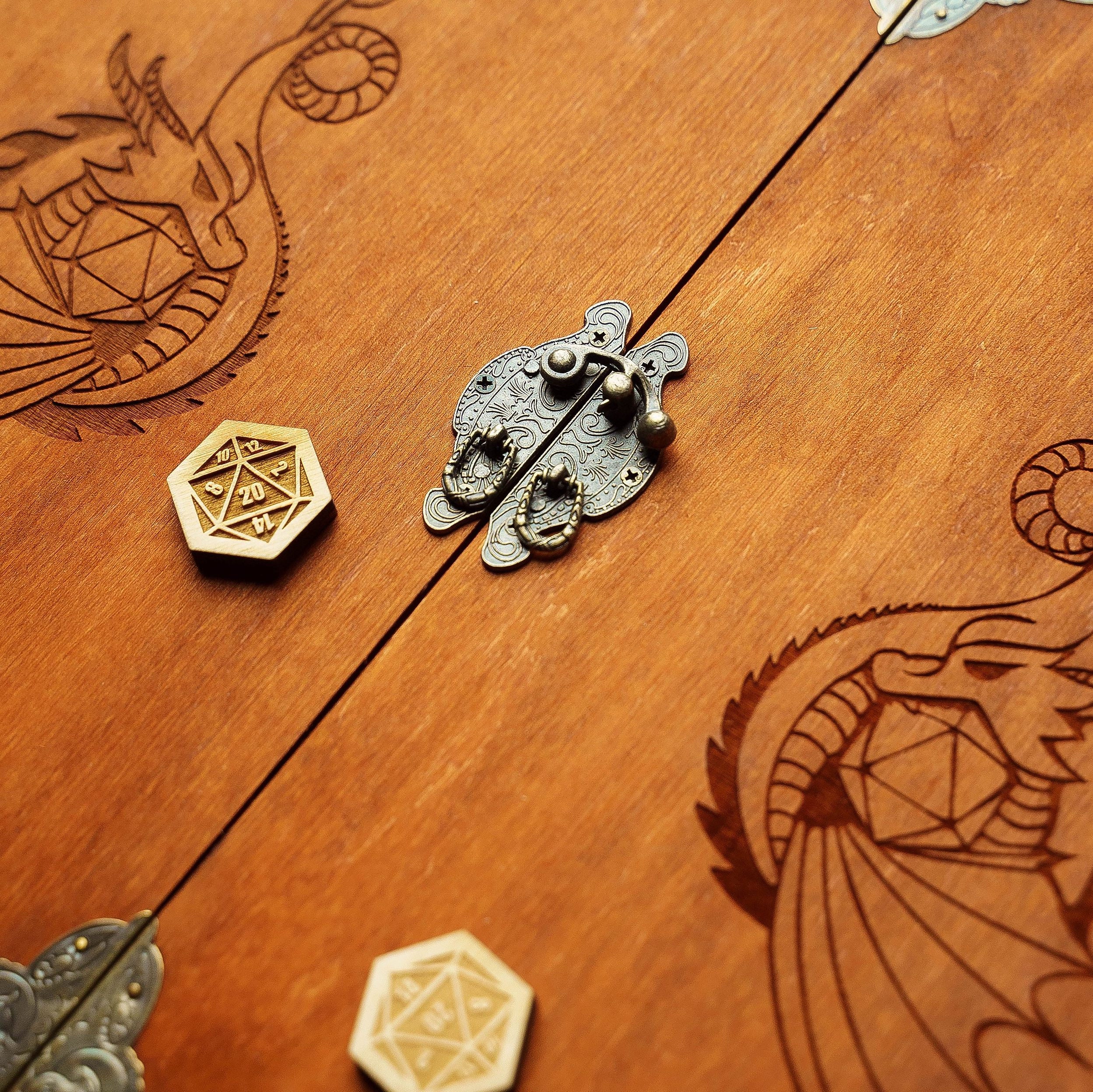 Dungeon master screen magnetic, Dm screen wood, Dm screen dnd, Dnd screen with monitor, Dm screen custom, Dm screen role playing games