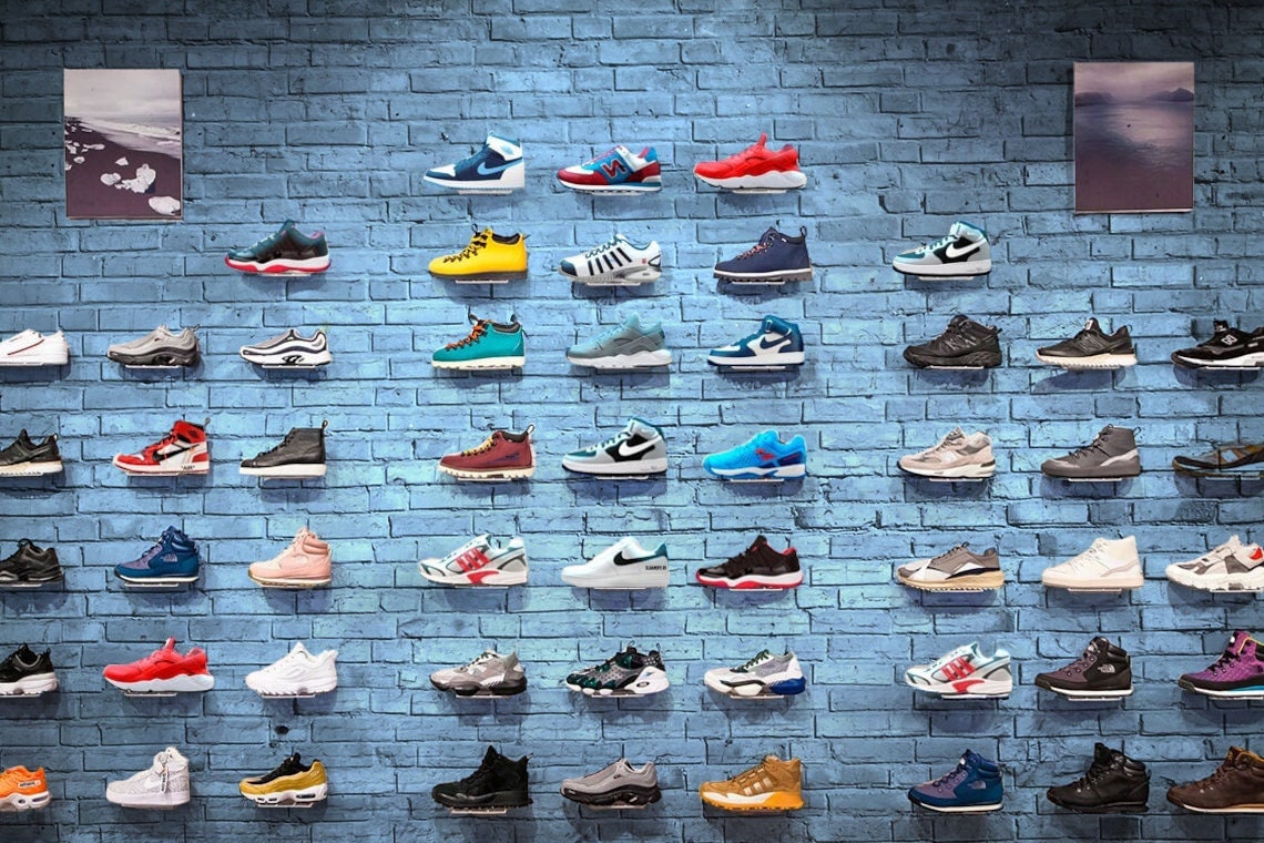 6 Scaffali Galleggianti Per Scarpe In Acrilico Nero – Espositori A Parete Per Sneakers, Fino A 2,7 Kg Cad.