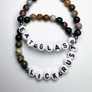 Conjunto de pulseiras Eat Glass & Lick Rust - Feito à mão sob encomenda com pedras preciosas de ágata marinha de 6 mm (multicoloridas) Citações de David Rose - Schitt's Creek